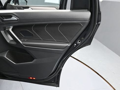 Used 2023 Volkswagen Tiguan SE R-Line image 36