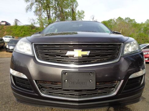 Used 2015 Chevrolet Traverse LS FWD image 2