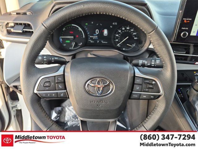 Used 2026 Toyota Sienna XLE FWD image 17