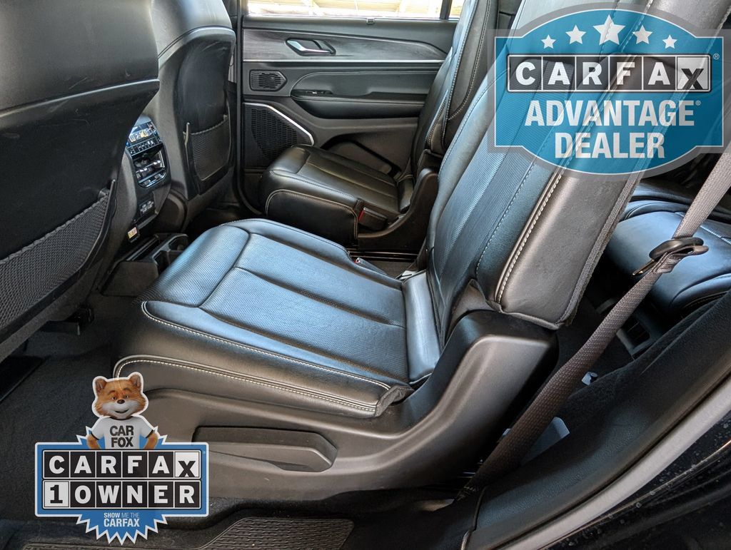 Used 2023 Jeep Grand Cherokee L Overland w/ Luxury Tech Group IV AWD/4WD image 24