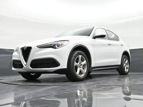 Used 2020 Alfa Romeo Stelvio image 20