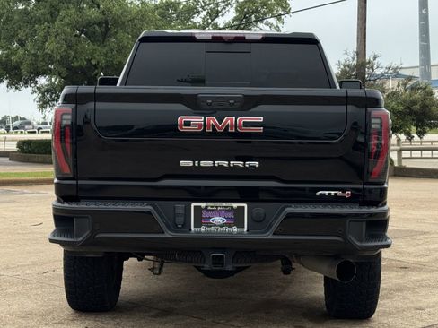 Used 2024 GMC Sierra 2500 AT4 w/ Technology Package AWD/4WD image 5