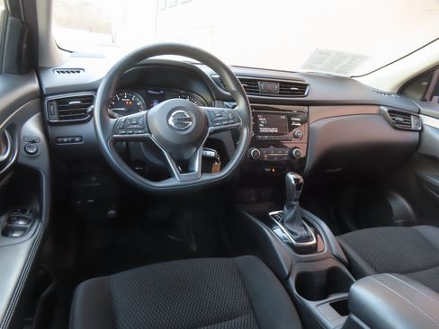 Used 2018 Nissan Rogue Sport S w/ S Appearance Package image 4