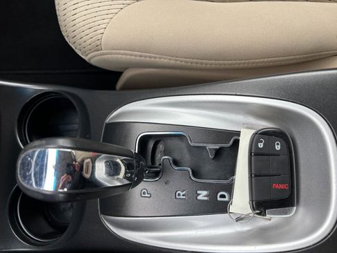 Used 2015 Dodge Journey SXT w/ Flexible Seating Group image 14