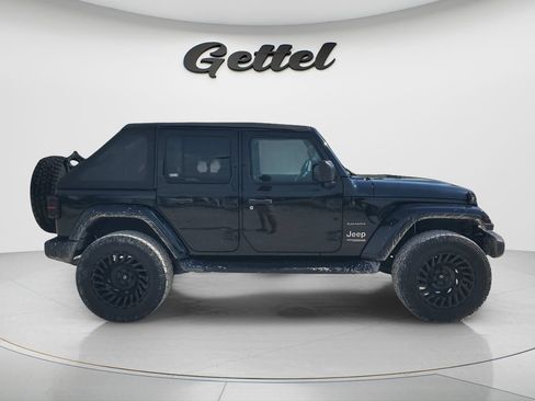 Used 2019 Jeep Wrangler Unlimited Sahara AWD/4WD image 4