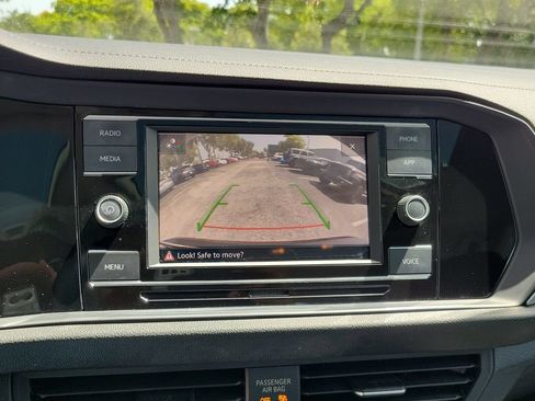 Used 2020 Volkswagen Jetta SE FWD image 24