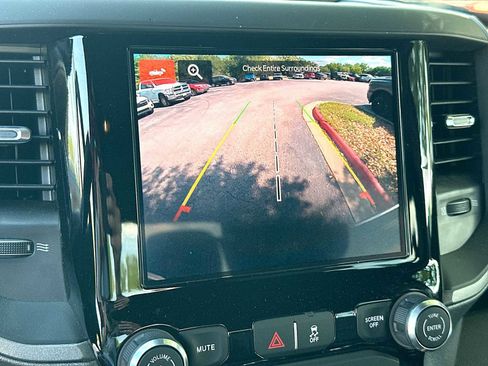 Used 2026 RAM 2500 Tradesman w/ Chrome Appearance Group AWD/4WD image 20