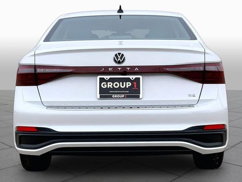 New 2026 Volkswagen Jetta SE FWD image 4