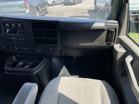 Used 2020 Chevrolet Express 3500 LT w/ LT Preferred Equipment Group RWD image 23