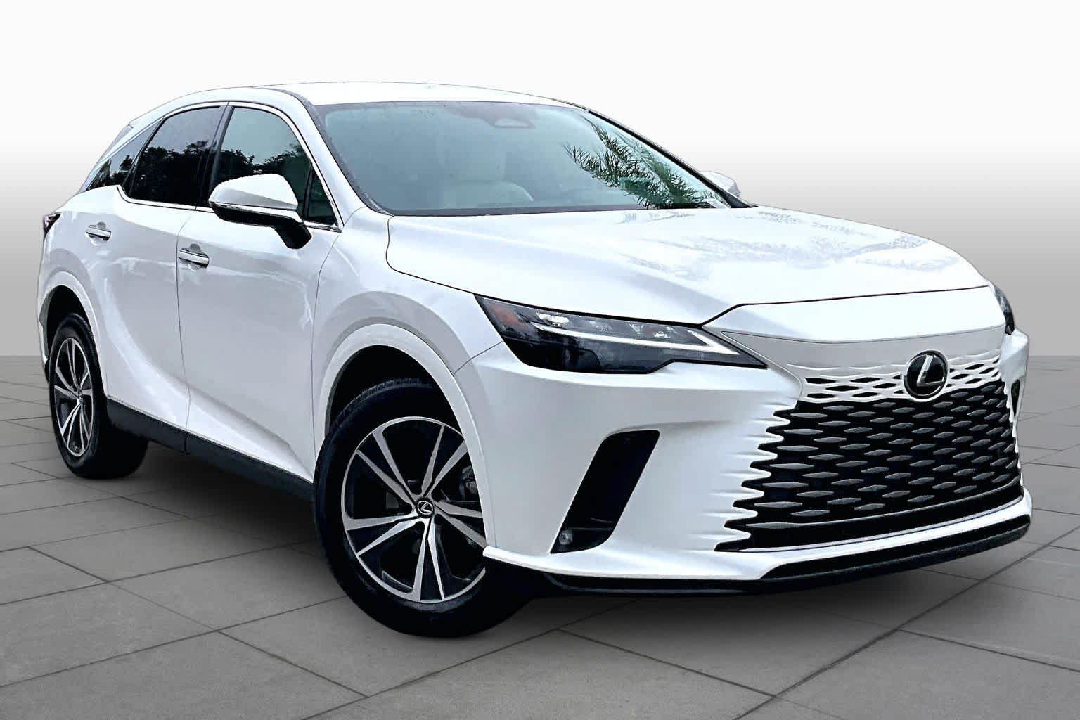 Used 2024 Lexus RX 350 FWD w/ Technology Package image 3