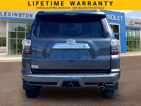 Used 2018 Toyota 4Runner Limited AWD/4WD image 4