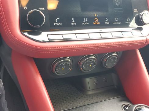 Used 2023 Nissan Z w/ Floor Mat Package (L93) RWD image 24