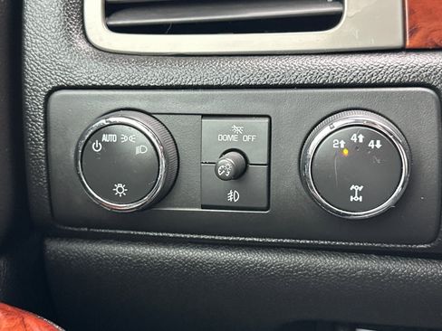 Used 2014 GMC Sierra 3500 SLT w/ SLT Convenience Package image 35