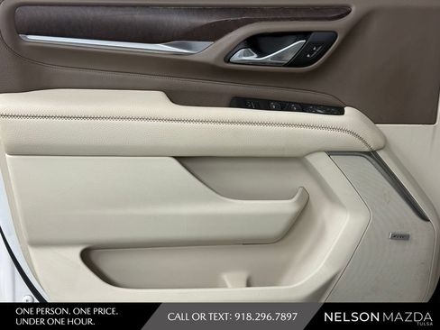 Used 2021 GMC Yukon Denali w/ Denali Premium Package AWD/4WD image 19