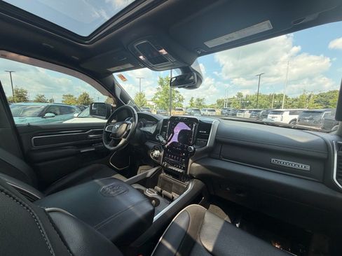 Used 2020 RAM 1500 Laramie AWD/4WD image 10