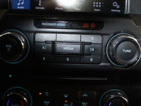 Used 2016 Ford F150 Lariat image 34