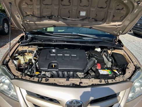 Used 2012 Toyota Corolla L FWD image 17