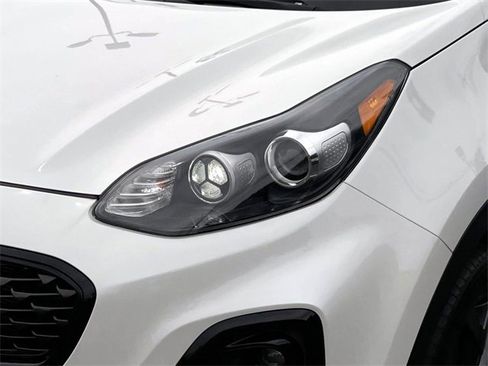Used 2022 Kia Sportage Nightfall Edition image 9