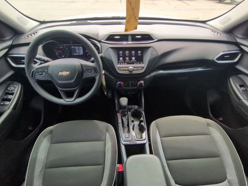 Used 2023 Chevrolet TrailBlazer LS AWD/4WD image 24