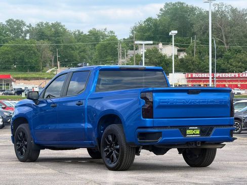Used 2022 Chevrolet Silverado 1500 Custom AWD/4WD image 2