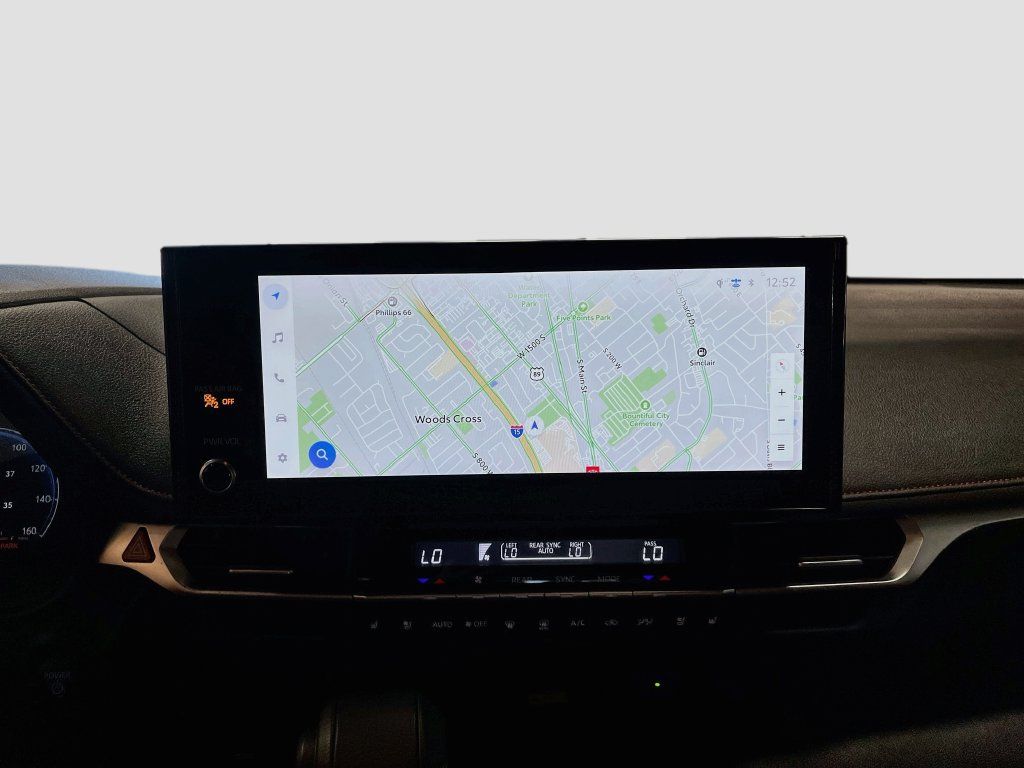 Used 2025 Toyota Sienna XSE w/ XSE Premium Package FWD image 13