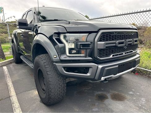 Used 2017 Ford F150 Raptor w/ Equipment Group 802A Luxury image 3