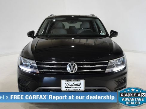 Used 2021 Volkswagen Tiguan SE w/ Panoramic Sunroof Package FWD image 3