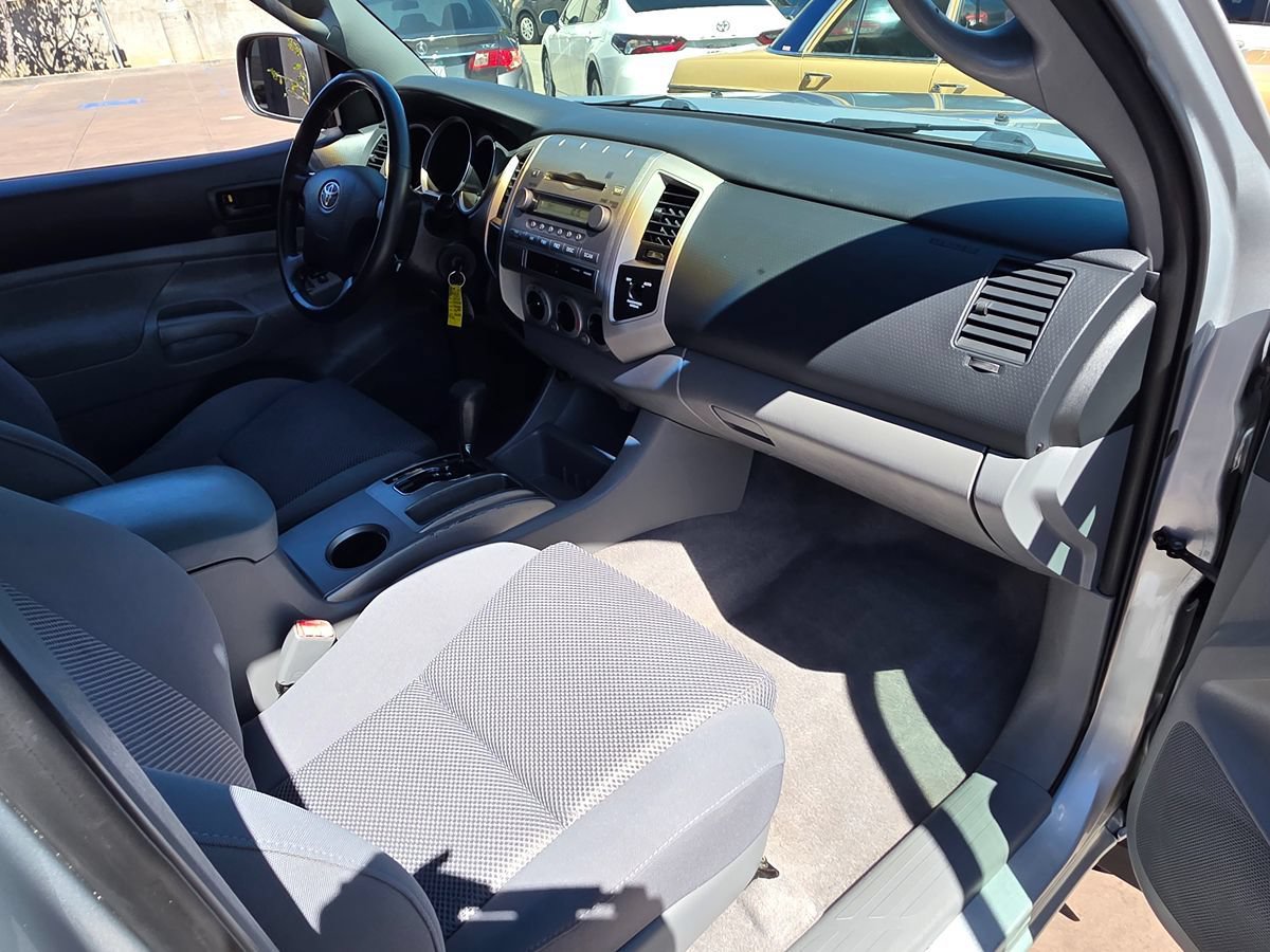 Used 2005 Toyota Tacoma PreRunner RWD image 15