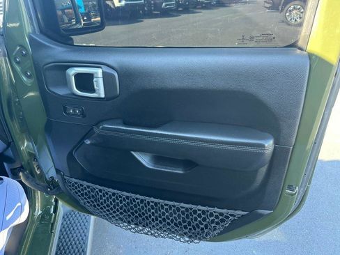 Used 2021 Jeep Wrangler Unlimited Sahara AWD/4WD image 30