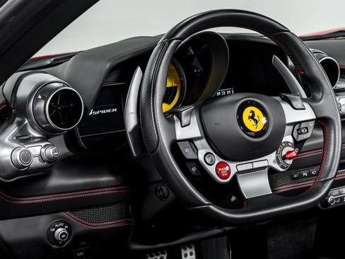 Used 2023 Ferrari F8 Tributo RWD image 12