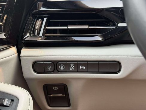 Used 2024 Acura MDX SH-AWD w/ Technology Package image 21