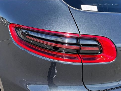 Used 2017 Porsche Macan AWD/4WD image 27