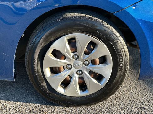 Used 2015 Hyundai Accent GLS image 25