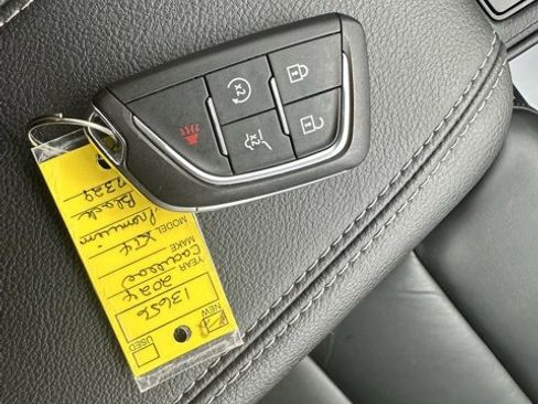 Used 2024 Cadillac XT4 Premium Luxury image 29