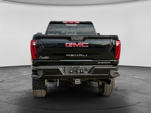 New 2026 GMC Sierra 2500 Denali w/ Technology Package AWD/4WD image 9
