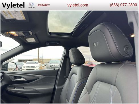 Used 2024 Buick Envista Sport Touring w/ Convenience I Package image 20