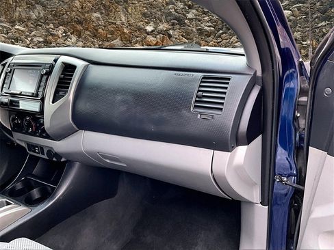 Used 2015 Toyota Tacoma 4x4 Double Cab image 12