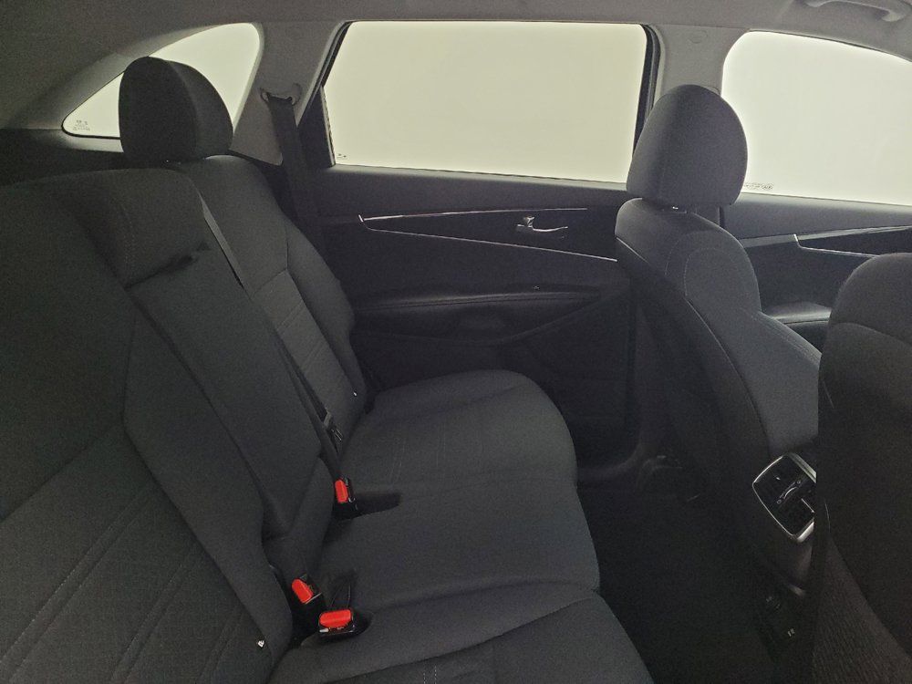 Used 2019 Kia Sorento AWD V6 image 19