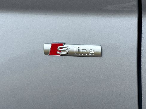 Used 2025 Audi Q5 2.0T Premium image 24