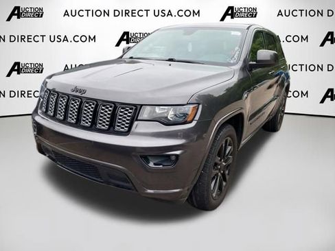 Used 2017 Jeep Grand Cherokee Altitude RWD image 1