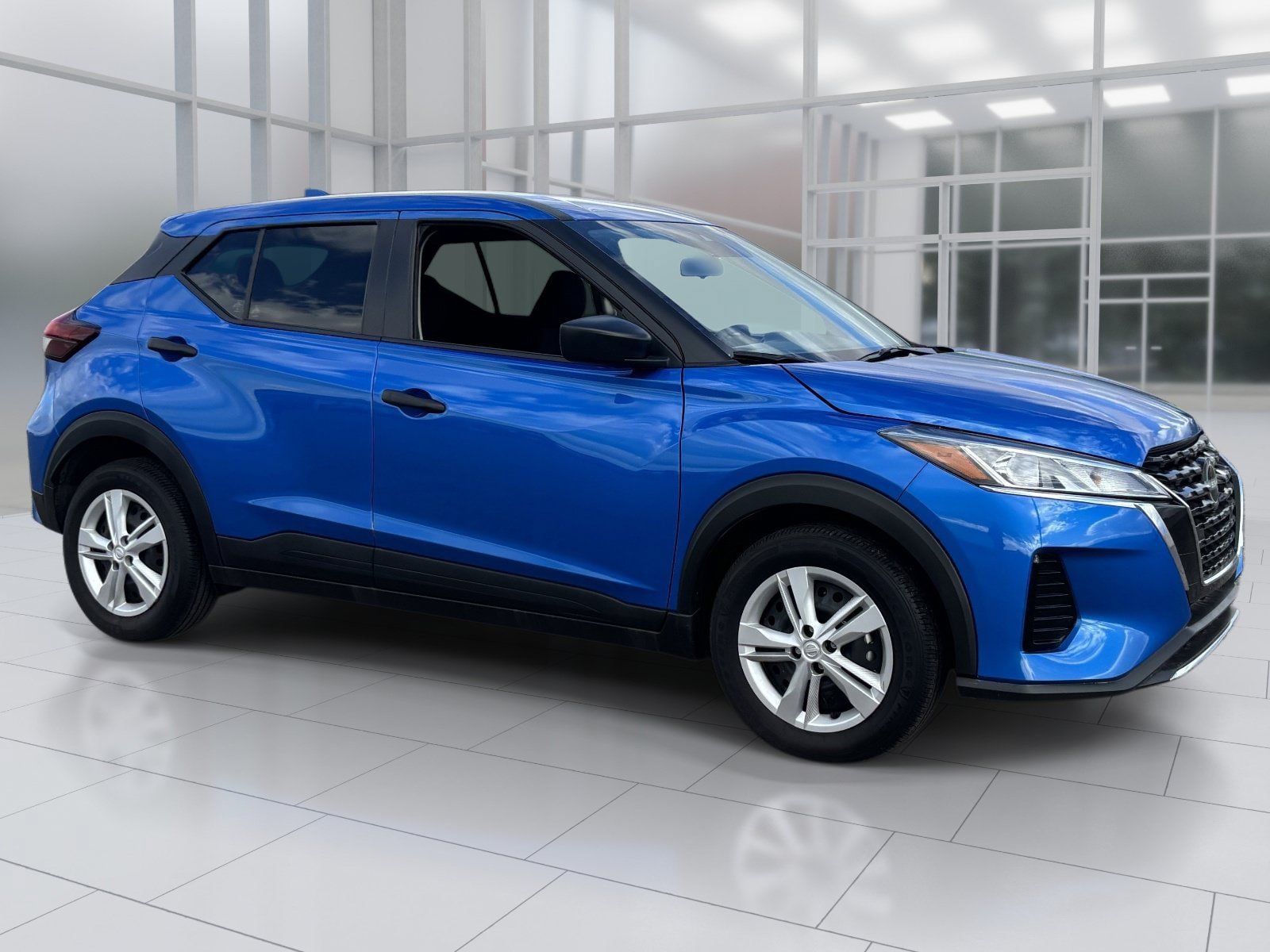 Used 2024 Nissan Kicks S FWD image 7