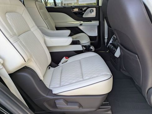 Used 2023 Lincoln Aviator Black Label w/ Jet Package image 27