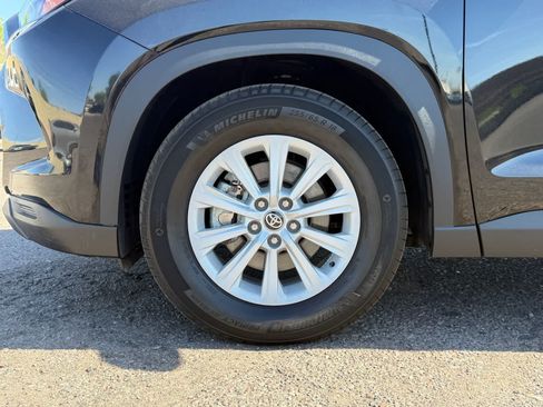 Used 2025 Toyota Grand Highlander AWD image 12