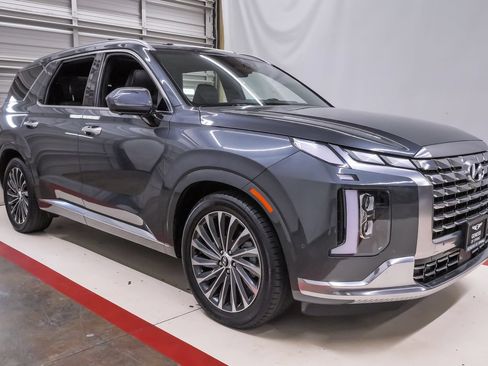 Used 2023 Hyundai Palisade Calligraphy FWD image 5