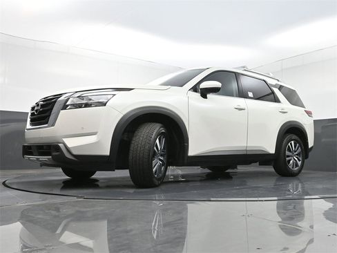 Used 2024 Nissan Pathfinder SL image 29