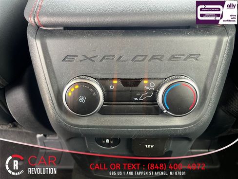 Used 2025 Ford Explorer ST-Line w/ ST-Line Street Pack AWD/4WD image 31
