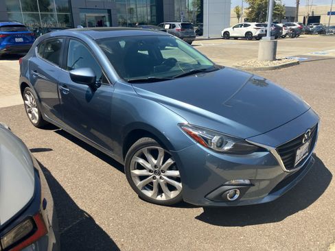 Used 2015 MAZDA MAZDA3 s Grand Touring FWD image 2