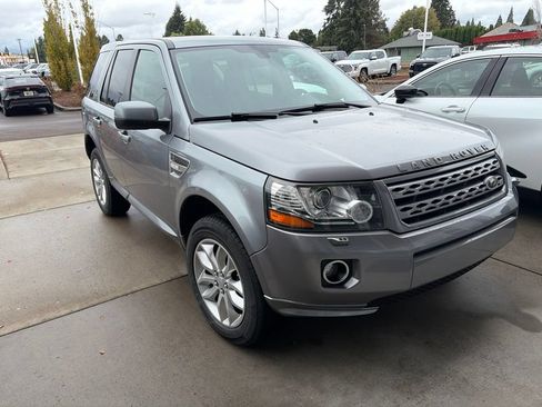 Used 2014 Land Rover LR2 HSE AWD/4WD image 2