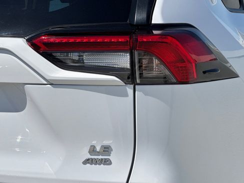 Used 2024 Toyota RAV4 LE AWD/4WD image 12