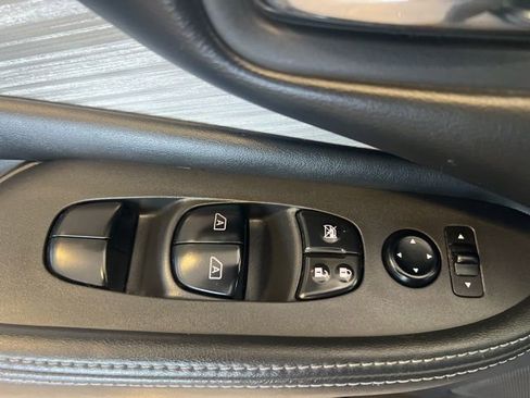 Used 2017 Nissan Murano SV image 27